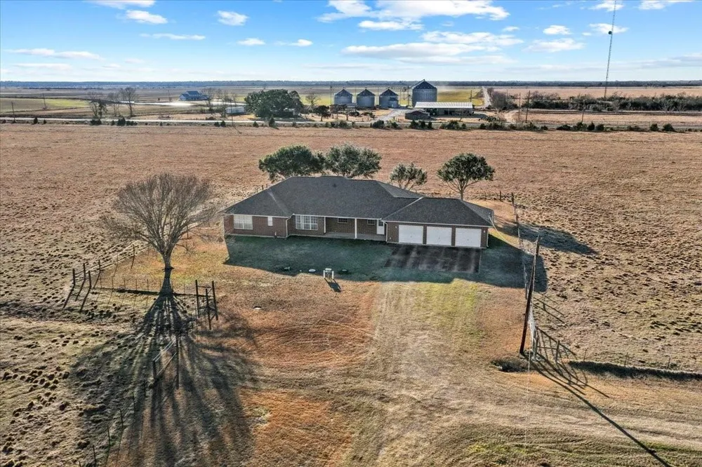 3857 Highway 61 Devers, TX 77538