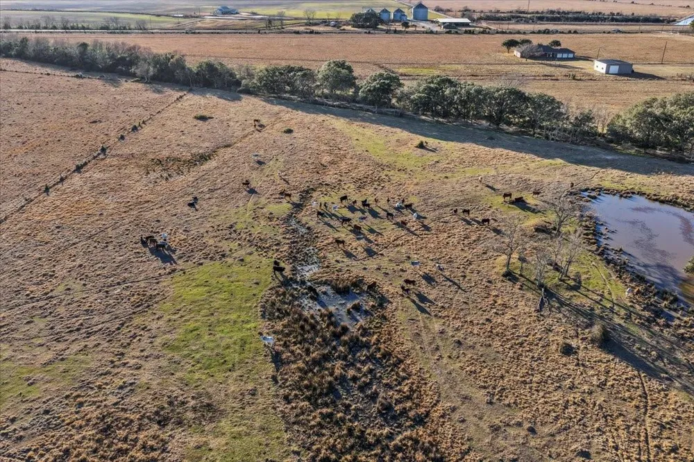 3857 Highway 61 Devers, TX 77538