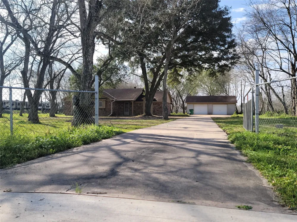 8022 Bailey Road Pearland, TX 77584