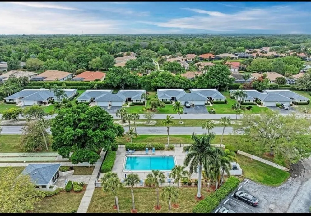 7461 W COUNTRY CLUB DRIVE #108 Sarasota, FL 34243