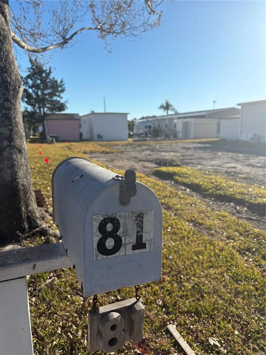 11300 124TH AVENUE #81 Largo, FL 33778