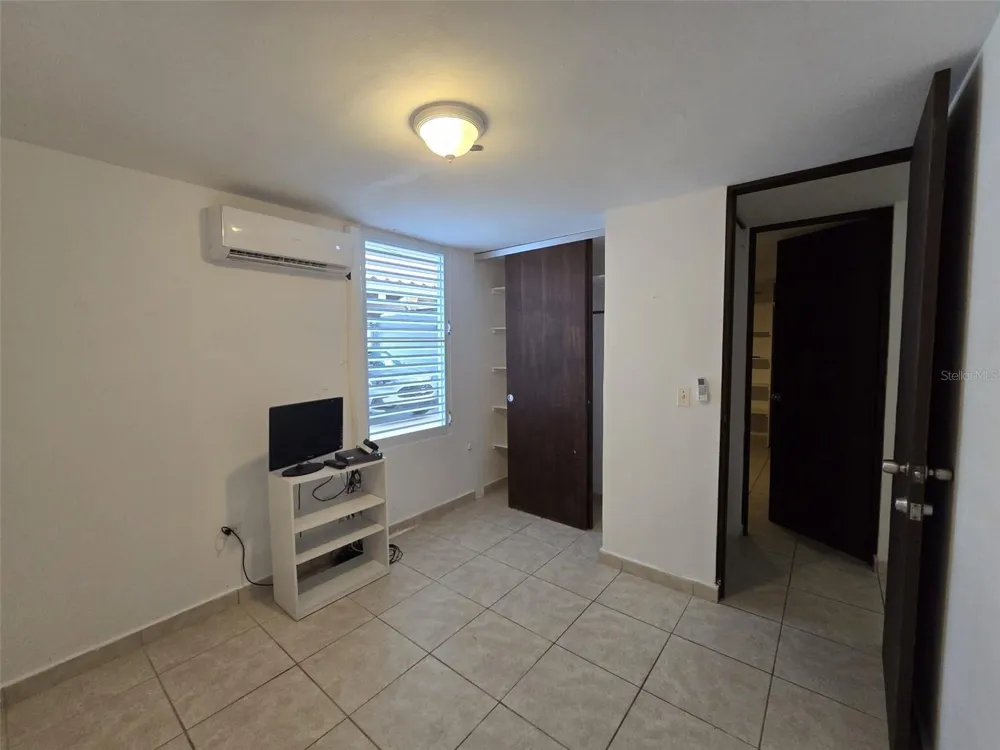 AE-5 CALLE BARCELONA Humacao, PR 00791
