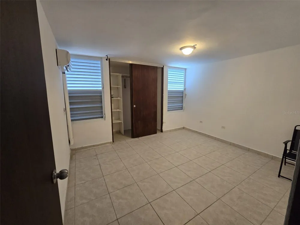 AE-5 CALLE BARCELONA Humacao, PR 00791