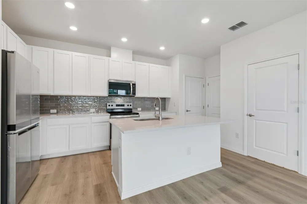 6341 JENSEN VIEW AVENUE Apollo Beach, FL 33572