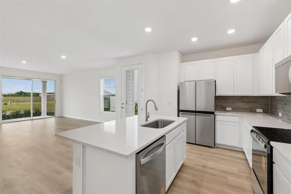 6341 JENSEN VIEW AVENUE Apollo Beach, FL 33572
