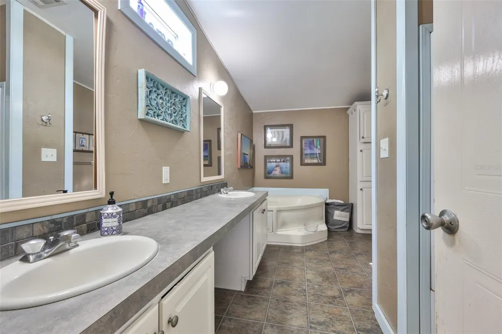 20112 HOBBS ROAD Wimauma, FL 33598