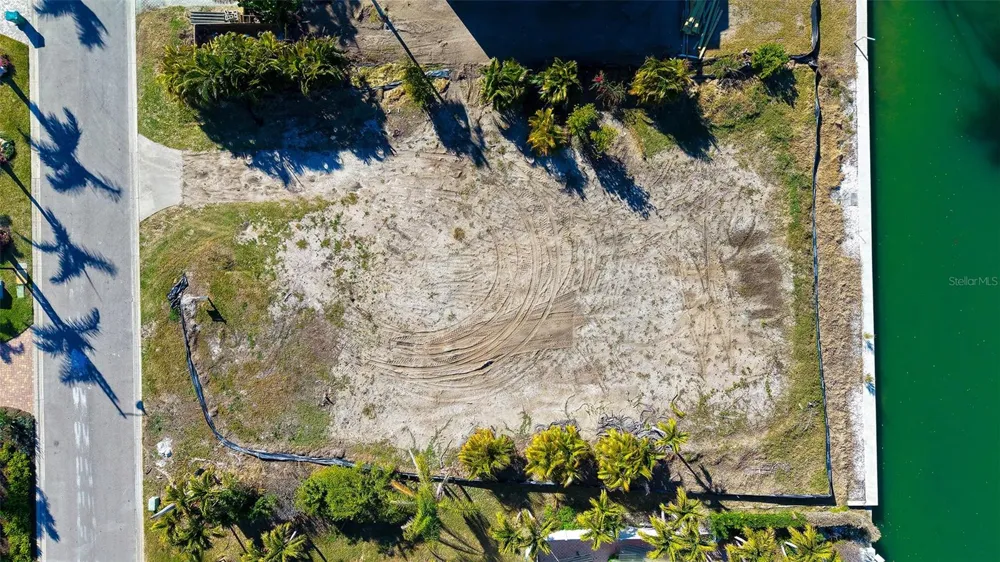 721 EMERALD HARBOR DRIVE Longboat Key, FL 34228