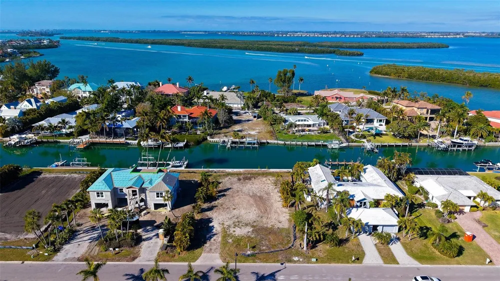 721 EMERALD HARBOR DRIVE Longboat Key, FL 34228