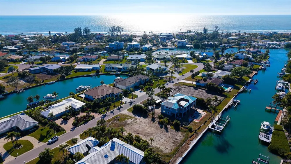 721 EMERALD HARBOR DRIVE Longboat Key, FL 34228