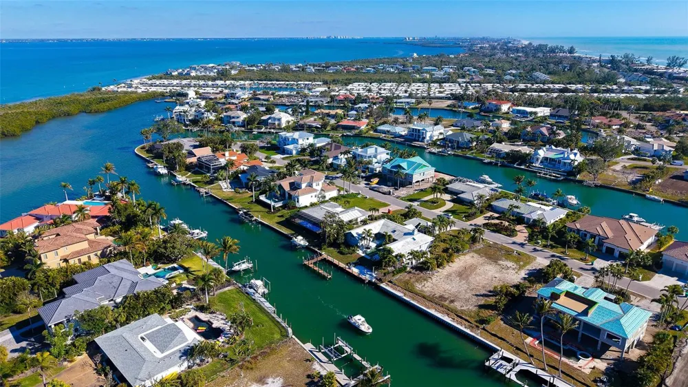 721 EMERALD HARBOR DRIVE Longboat Key, FL 34228