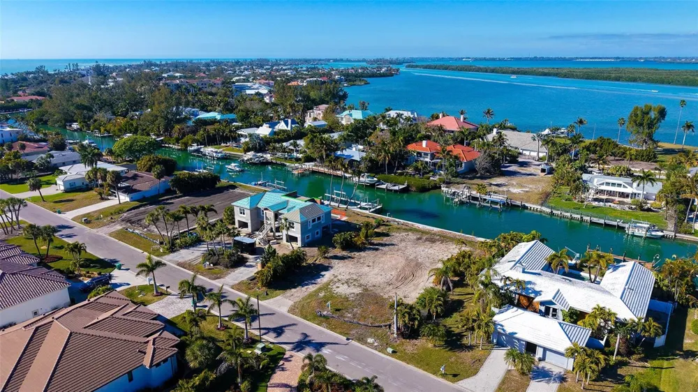 721 EMERALD HARBOR DRIVE Longboat Key, FL 34228