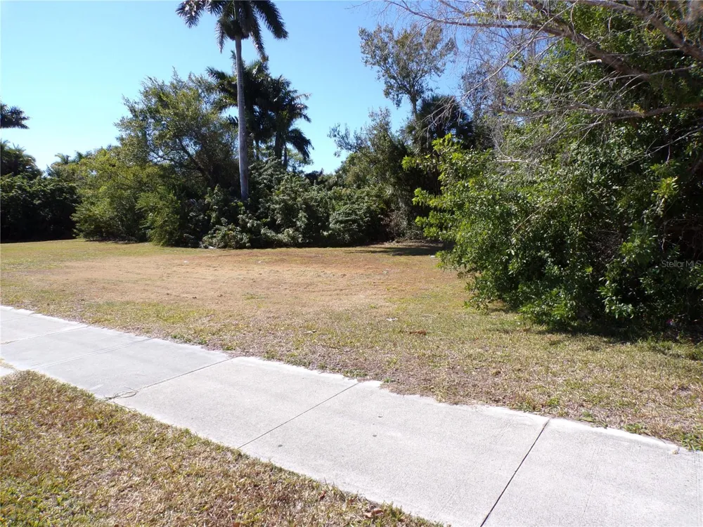 711 COOPER STREET Punta Gorda, FL 33950