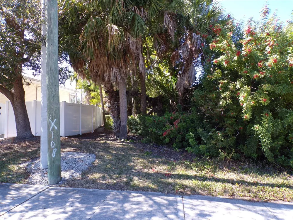 711 COOPER STREET Punta Gorda, FL 33950