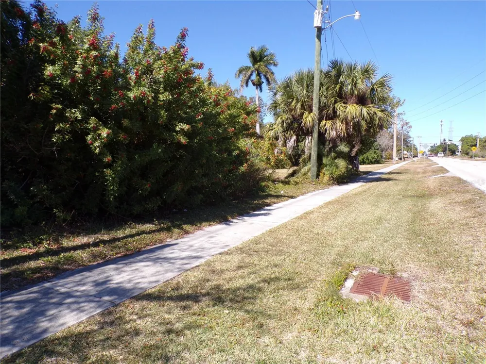 711 COOPER STREET Punta Gorda, FL 33950