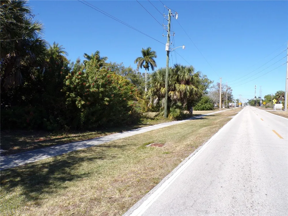 711 COOPER STREET Punta Gorda, FL 33950