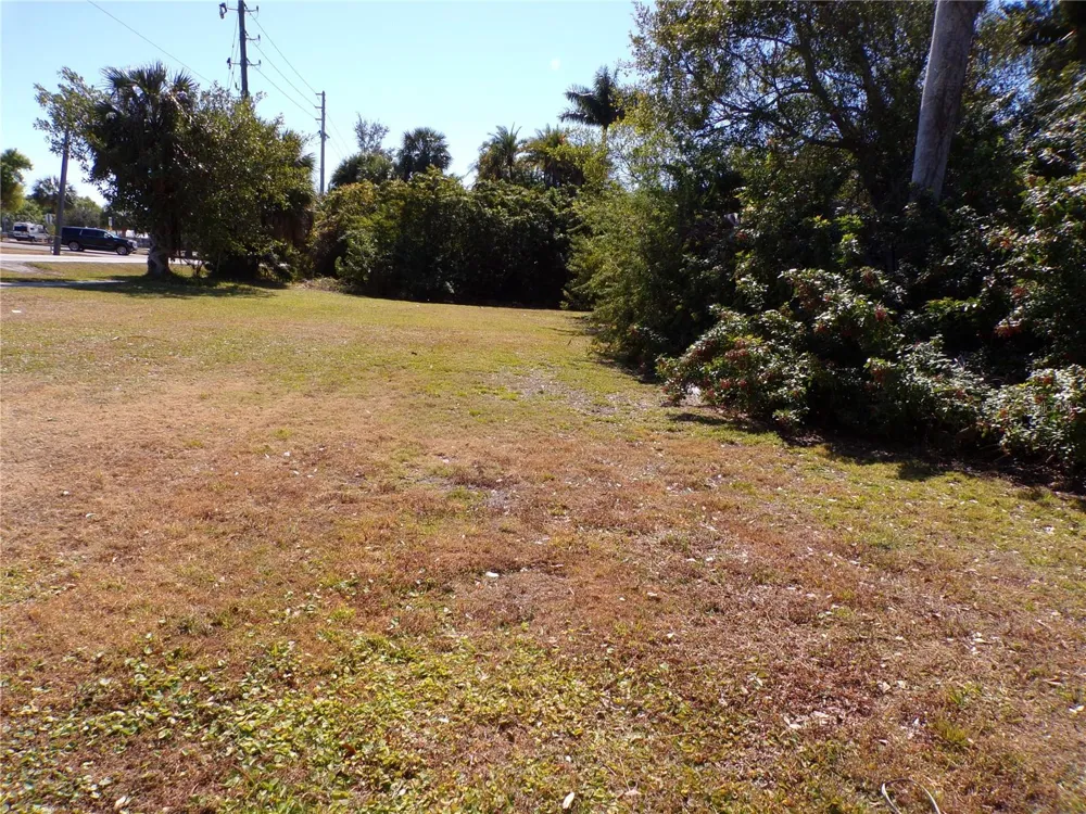 711 COOPER STREET Punta Gorda, FL 33950