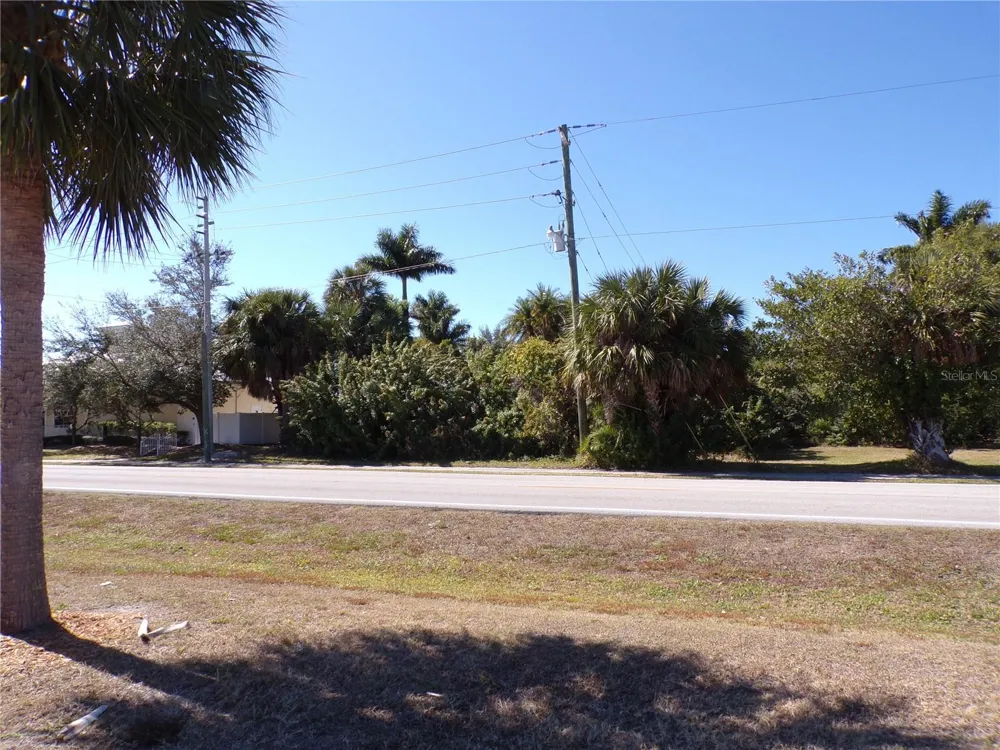 711 COOPER STREET Punta Gorda, FL 33950