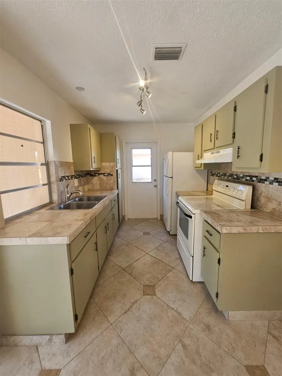 1225 ARMSDALE AVENUE Port Charlotte, FL 33948