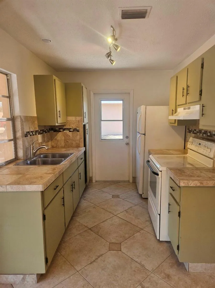 1225 ARMSDALE AVENUE Port Charlotte, FL 33948