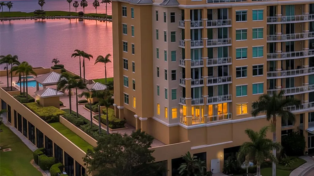 140 RIVIERA DUNES WAY #206 Palmetto, FL 34221