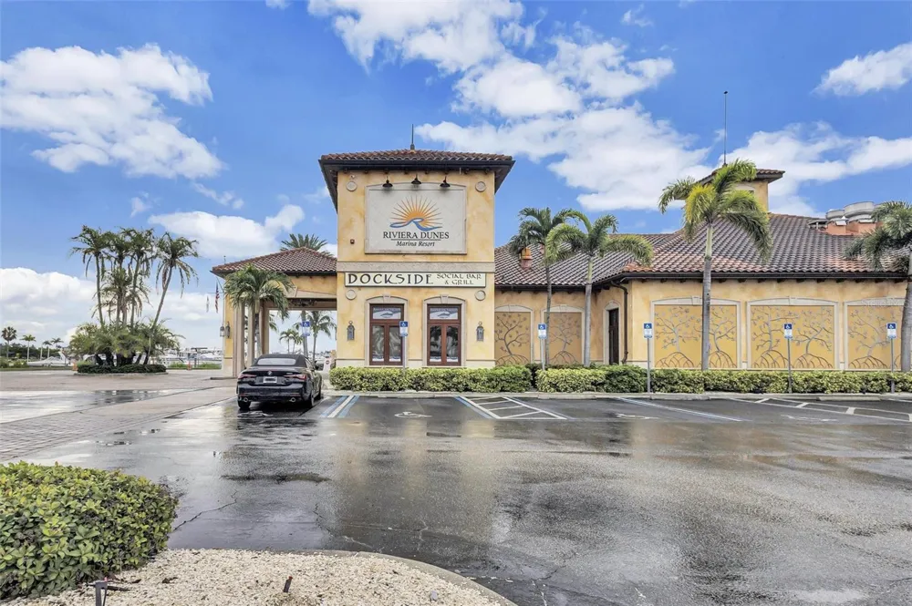 140 RIVIERA DUNES WAY #206 Palmetto, FL 34221