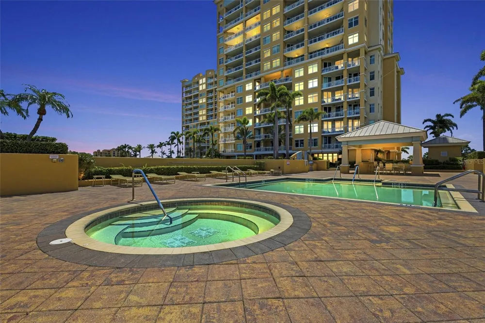 140 RIVIERA DUNES WAY #206 Palmetto, FL 34221