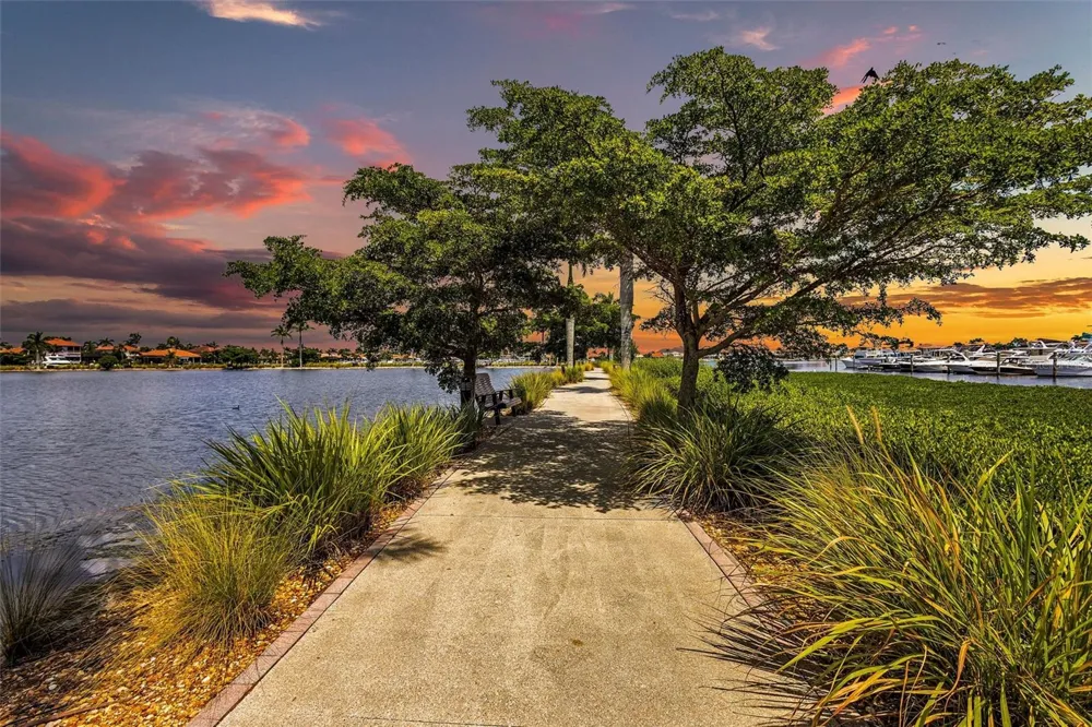 140 RIVIERA DUNES WAY #206 Palmetto, FL 34221