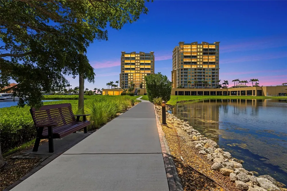 140 RIVIERA DUNES WAY #206 Palmetto, FL 34221