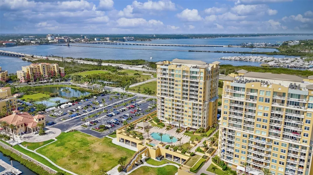 140 RIVIERA DUNES WAY #206 Palmetto, FL 34221