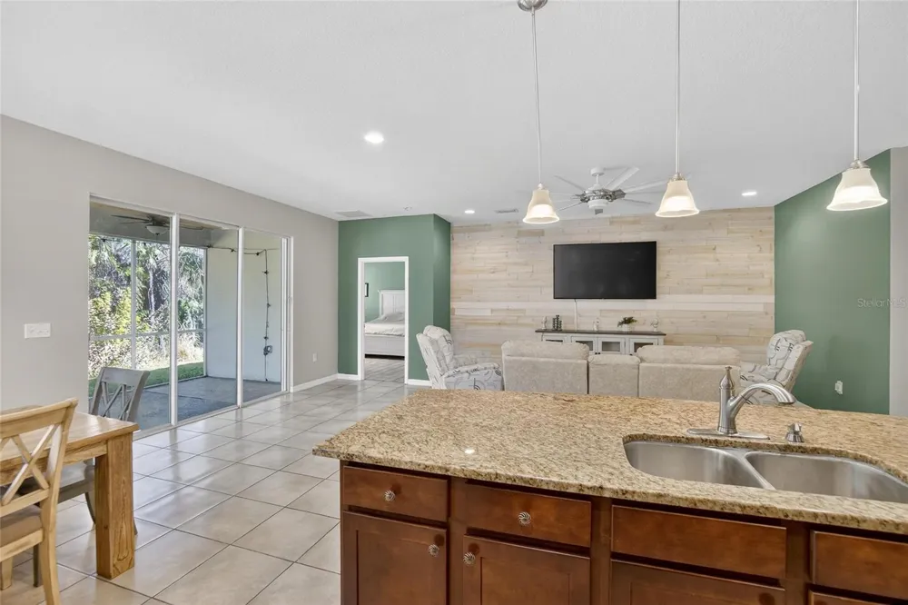 2819 HOLLY BLUFF COURT Plant City, FL 33566