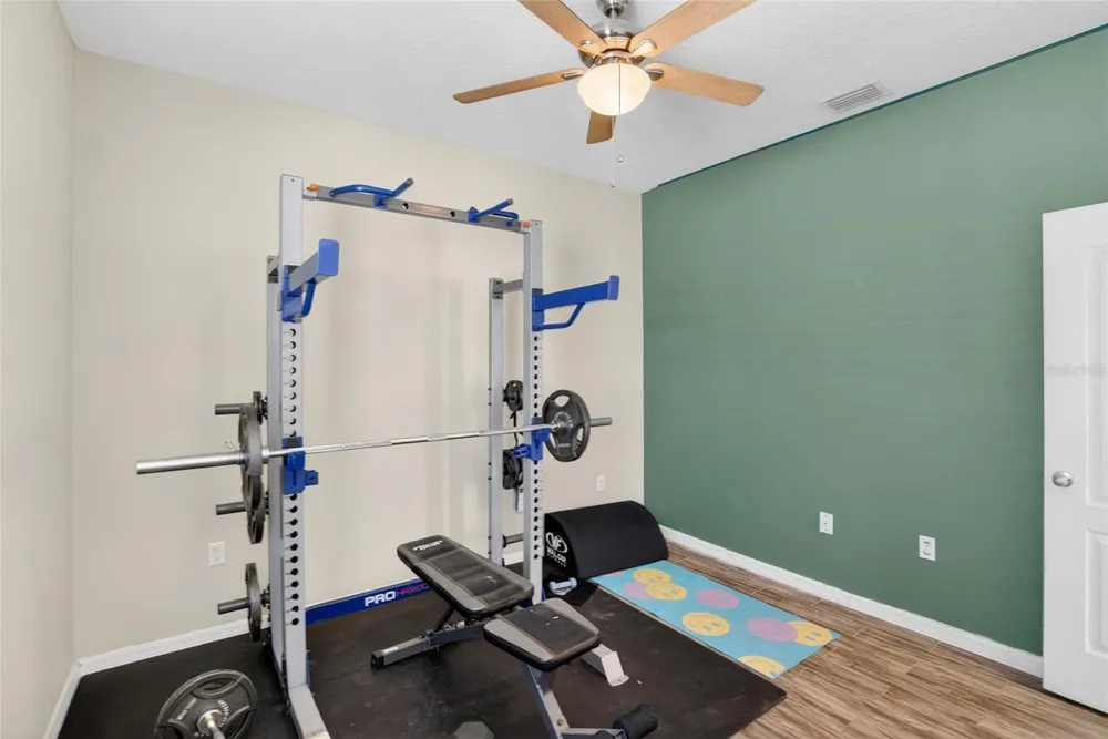 2819 HOLLY BLUFF COURT Plant City, FL 33566
