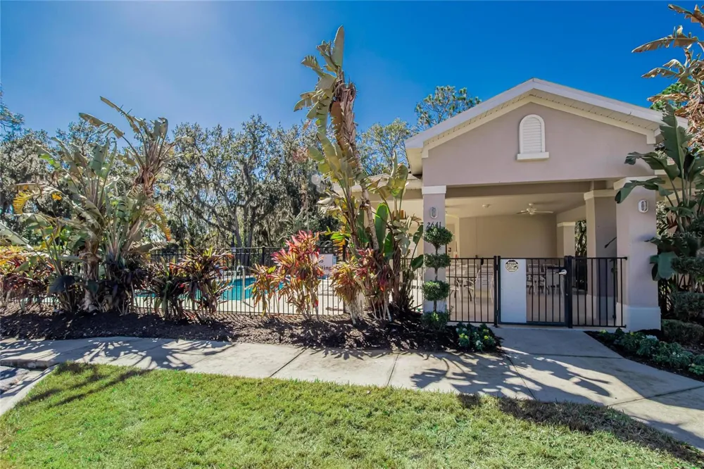 2819 HOLLY BLUFF COURT Plant City, FL 33566
