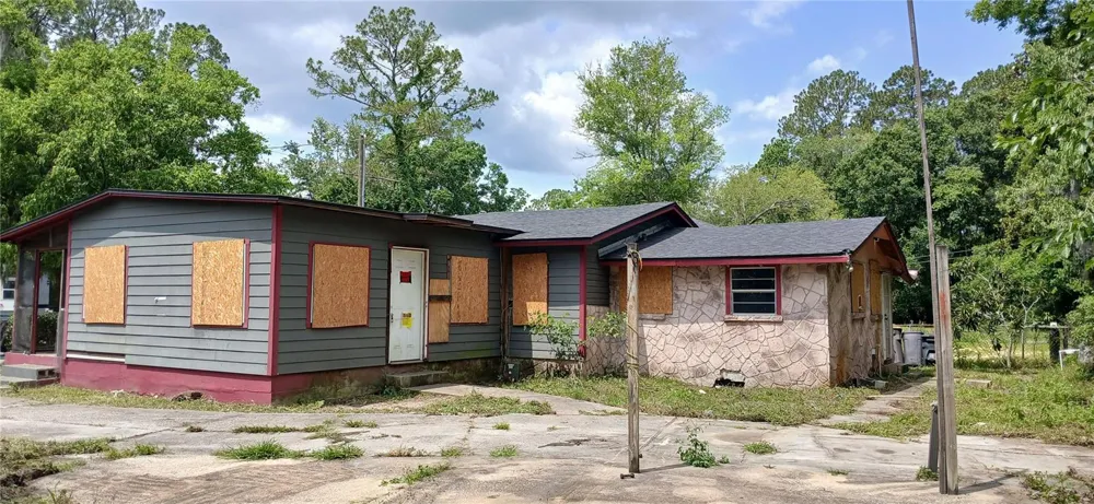 5851 DUNMIRE AVENUE Jacksonville, FL 32219
