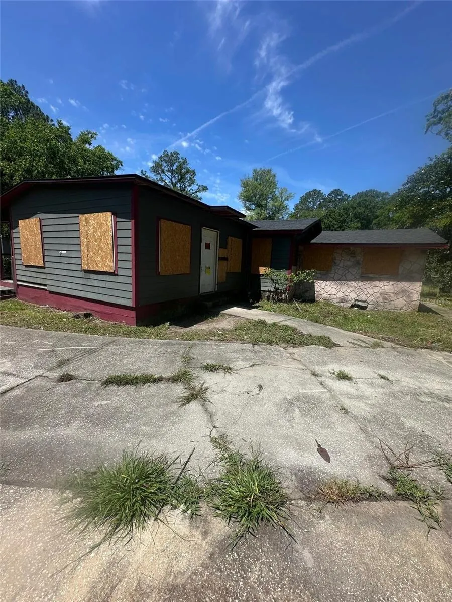 5851 DUNMIRE AVENUE Jacksonville, FL 32219