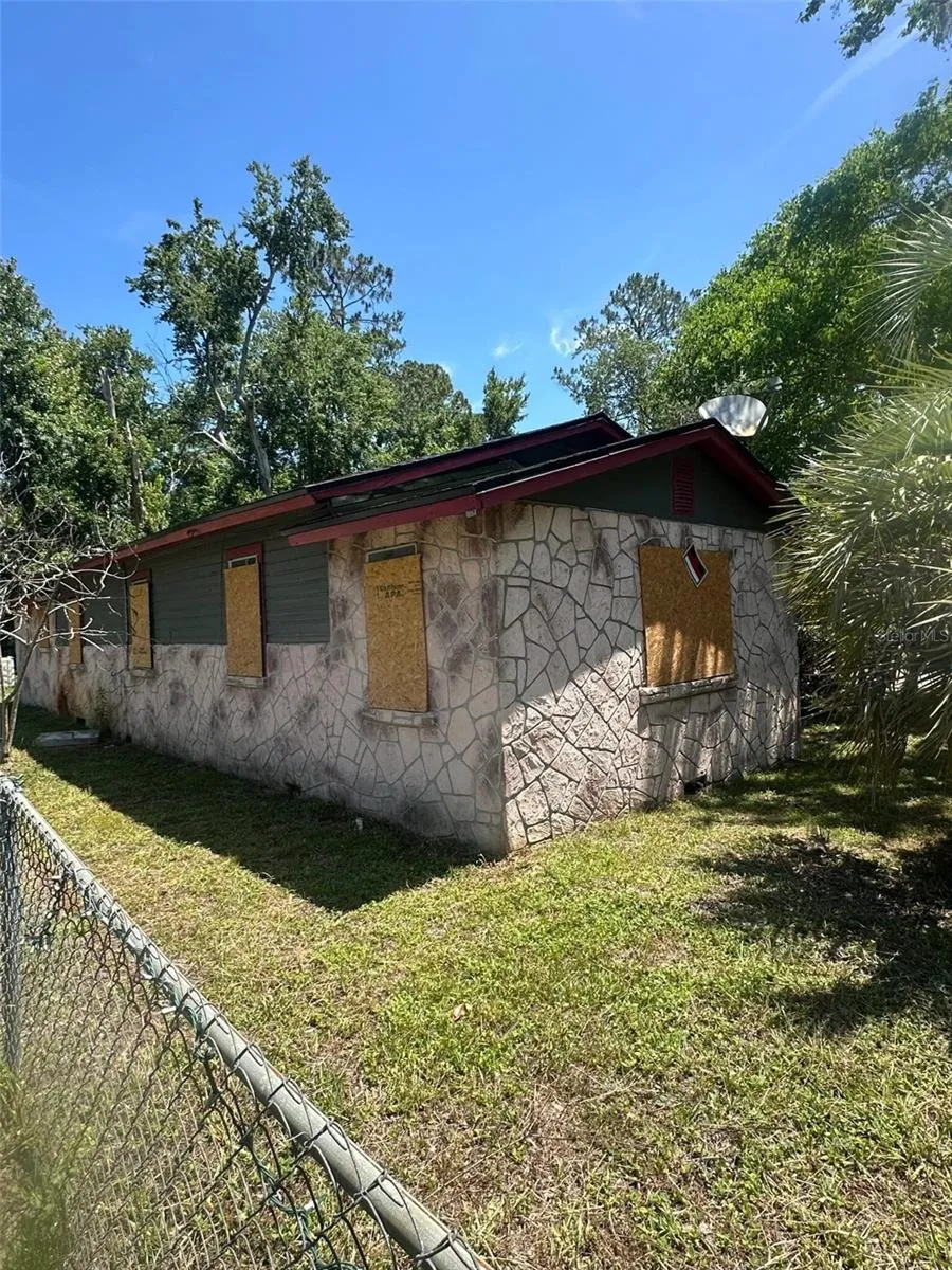 5851 DUNMIRE AVENUE Jacksonville, FL 32219