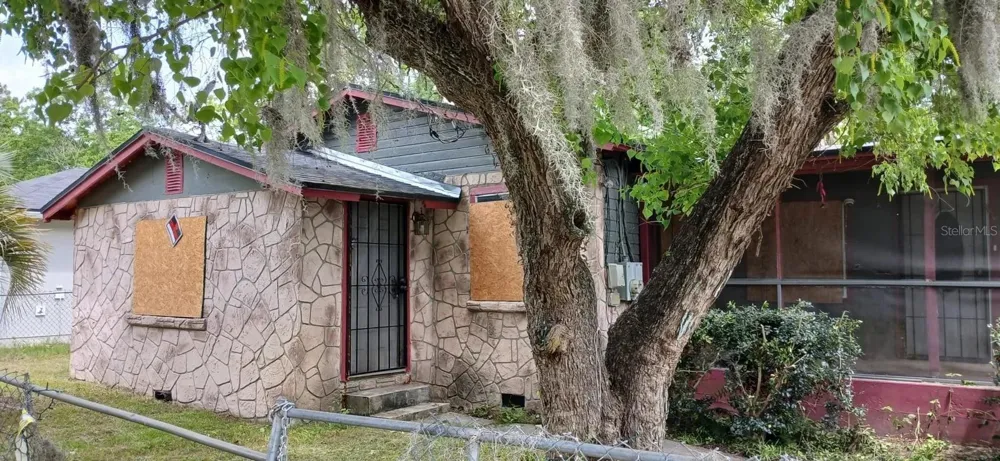 5851 DUNMIRE AVENUE Jacksonville, FL 32219