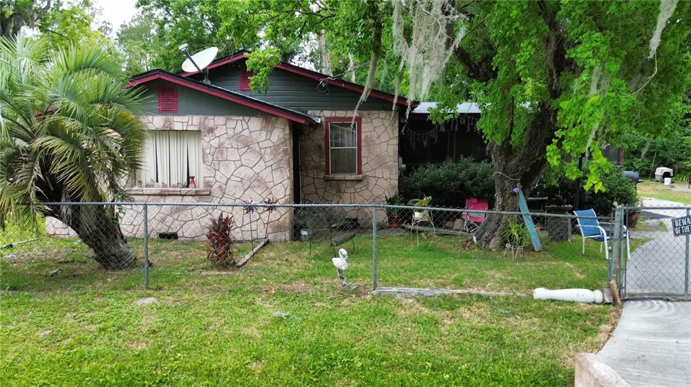 5851 DUNMIRE AVENUE Jacksonville, FL 32219