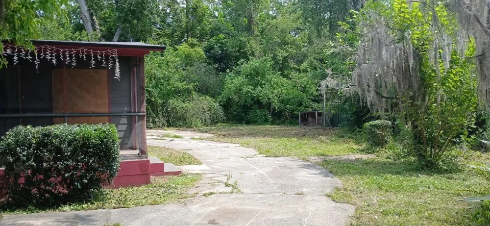 5851 DUNMIRE AVENUE Jacksonville, FL 32219