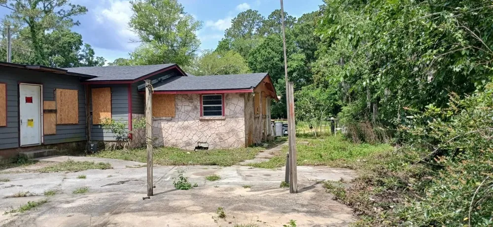 5851 DUNMIRE AVENUE Jacksonville, FL 32219
