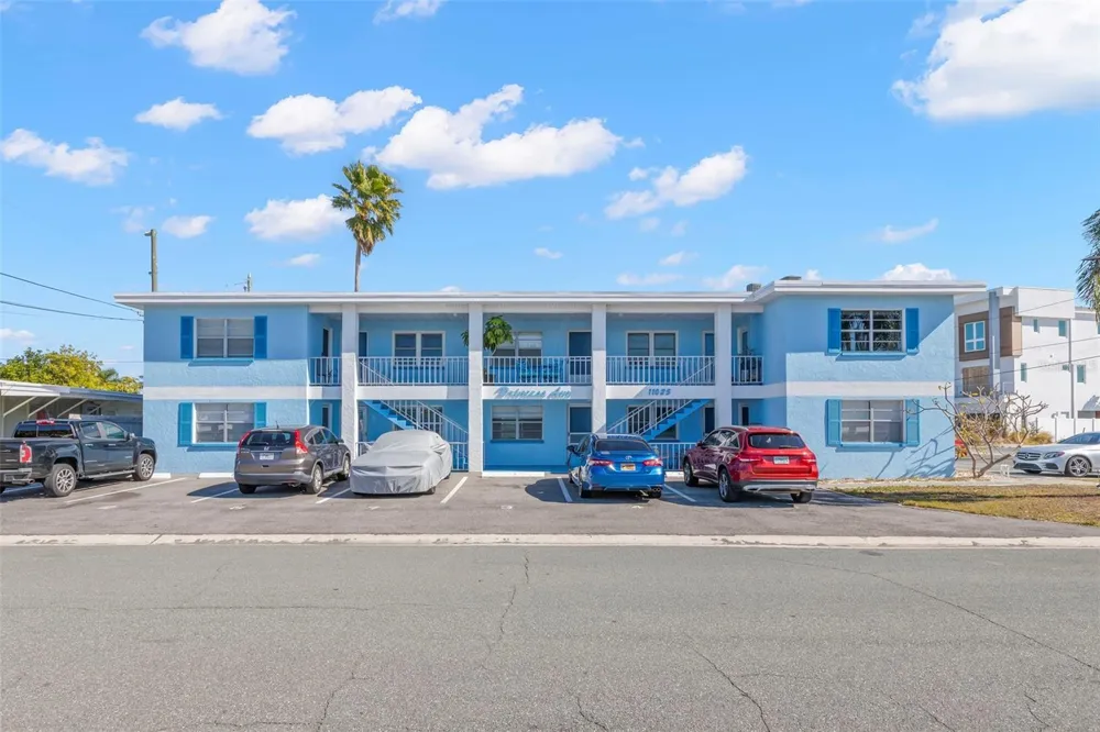 11025 2ND STREET E #8 Treasure Island, FL 33706