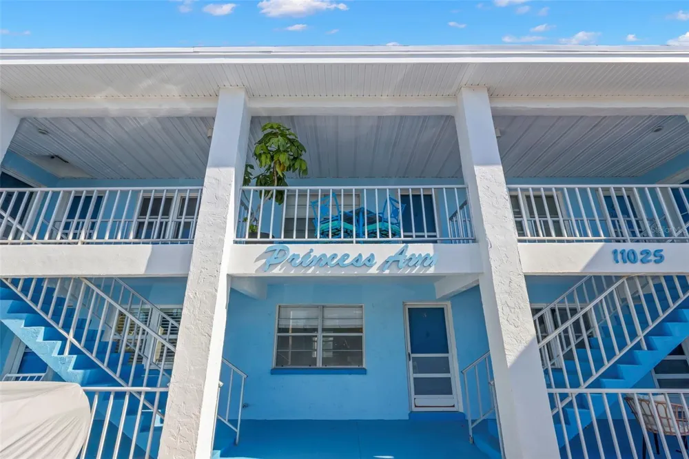11025 2ND STREET E #8 Treasure Island, FL 33706