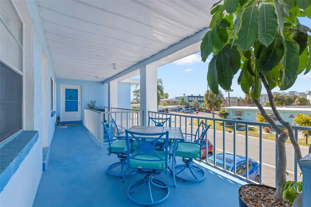 11025 2ND STREET E #8 Treasure Island, FL 33706