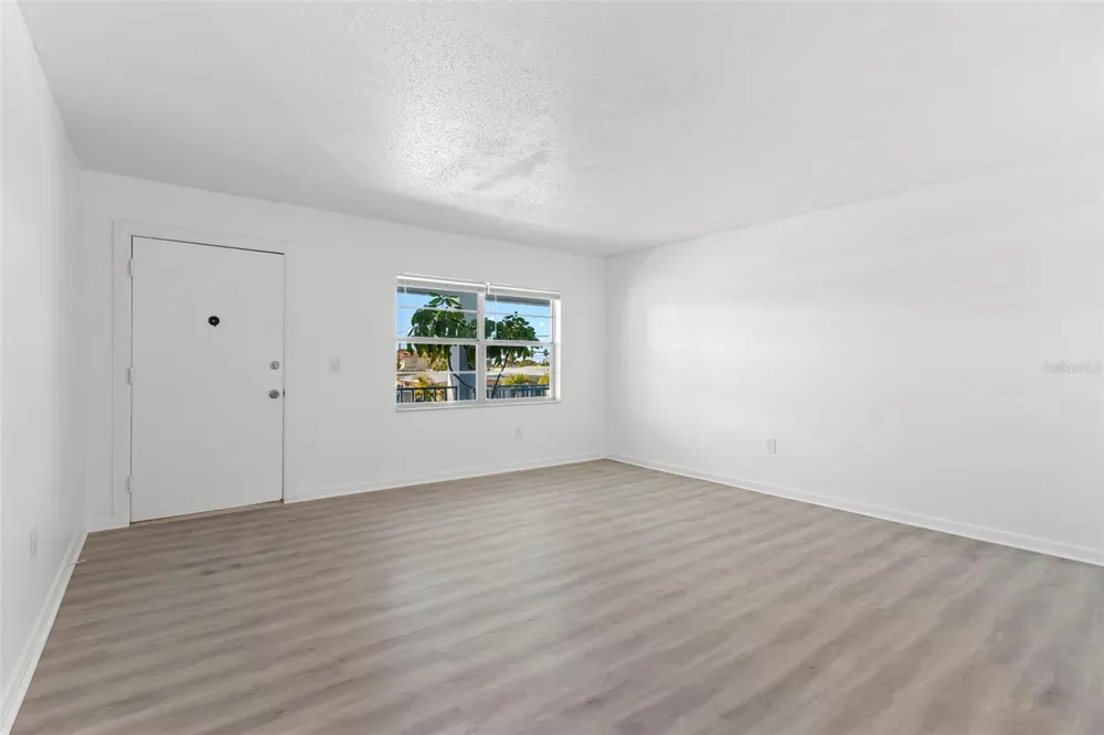 11025 2ND STREET E #8 Treasure Island, FL 33706