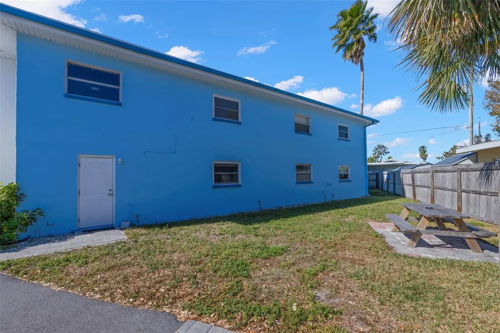 11025 2ND STREET E #8 Treasure Island, FL 33706