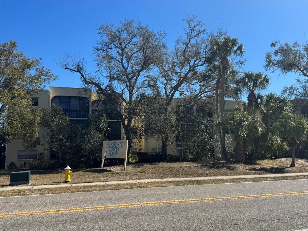 11485 OAKHURST ROAD #-211 Largo, FL 33774