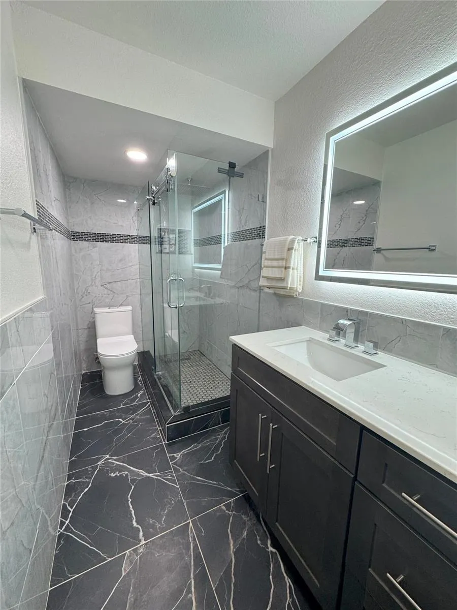 11485 OAKHURST ROAD #-211 Largo, FL 33774