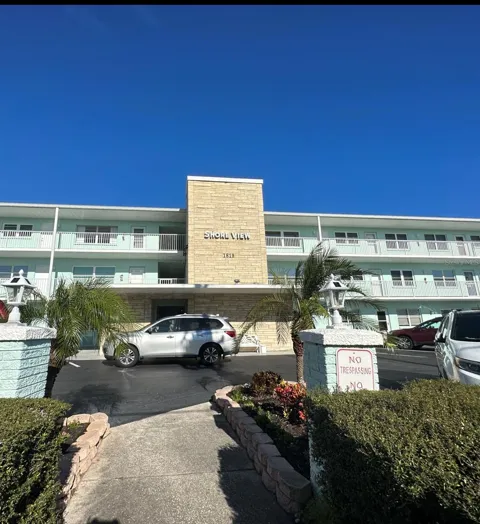 1819 SHORE DRIVE S #307