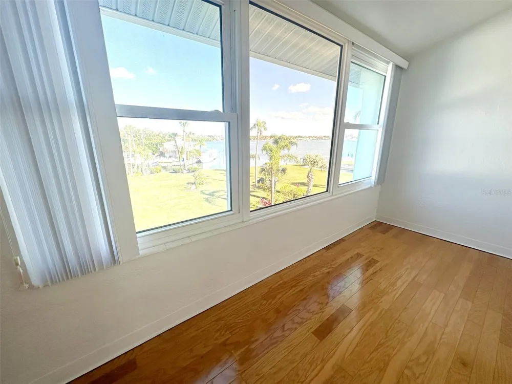 1819 SHORE DRIVE S #307 South Pasadena, FL 33707