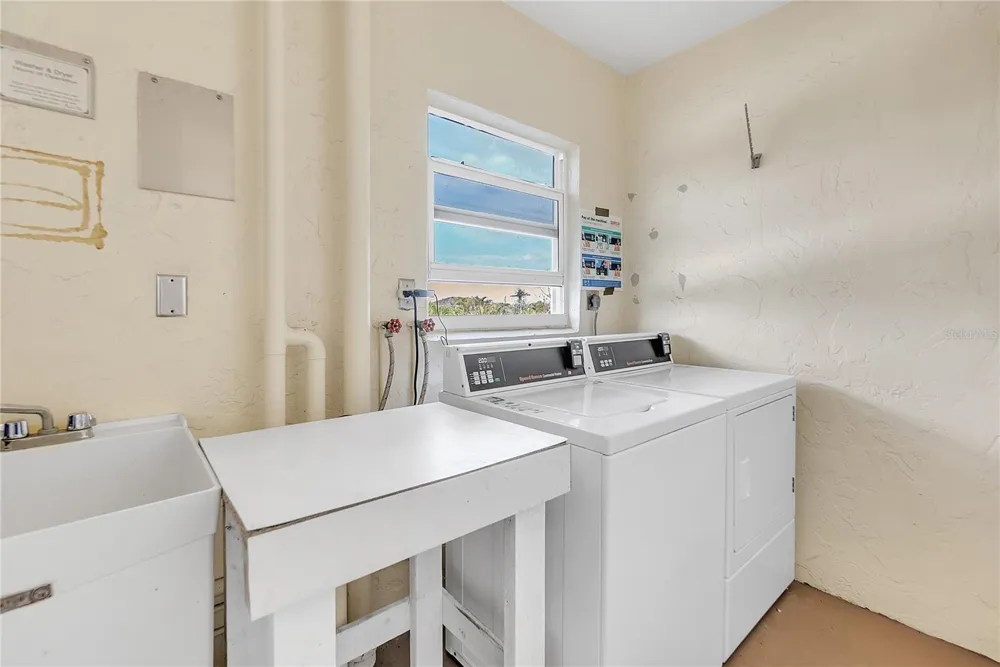 915 BEACH ROAD #318 Siesta Key, FL 34242
