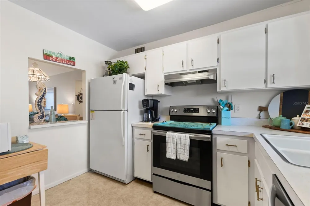 915 BEACH ROAD #318 Siesta Key, FL 34242